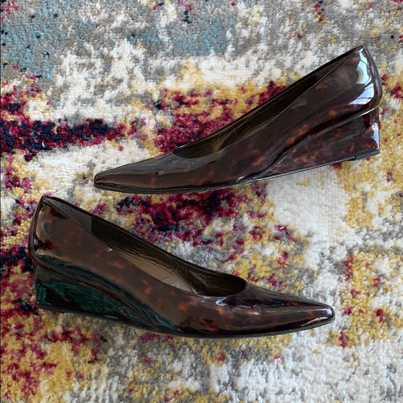 STUART WEITZMAN Tortoise Wedges Size 10.5